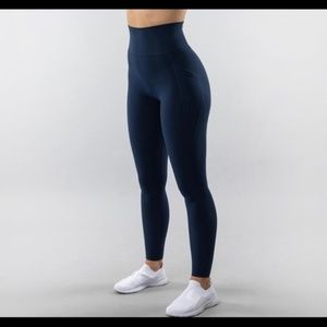 Alphalete Surface Pocket Legging